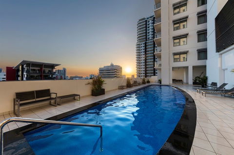 Oaks Elan Darwin - Accommodation Broadbeach 3