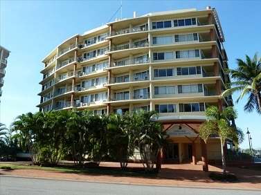 Cullen Bay Resorts - Accommodation Broadbeach 8