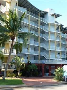 Cullen Bay Resorts - Accommodation Broadbeach 11