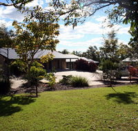 Emeraldene Inn  Eco Lodge - Accommodation Broadbeach