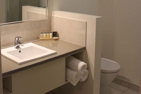 Swan Hill Resort - Accommodation Broadbeach 1