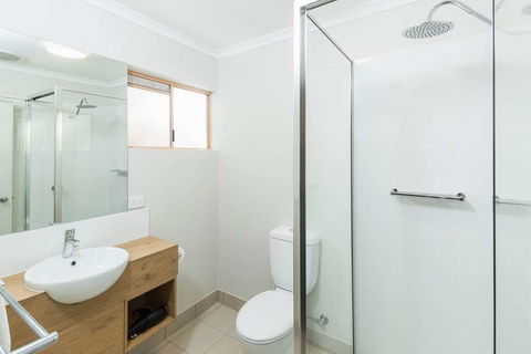 NIghtcap at Balaclava Hotel - Accommodation Broadbeach 0