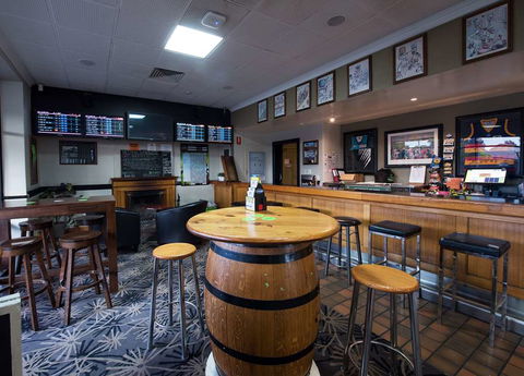 Nightcap Rose & Crown Hotel - Accommodation Broadbeach 2