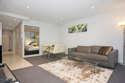 Astra Apartments Perth - Accommodation Broadbeach 6