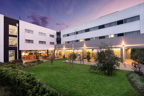 Atura Dandenong - Accommodation Broadbeach 1