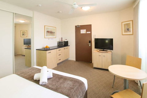 Caloundra Central Apartment Hotel - Accommodation Broadbeach 14