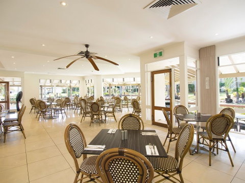 Oaks Oasis, Caloundra - Accommodation Broadbeach 5