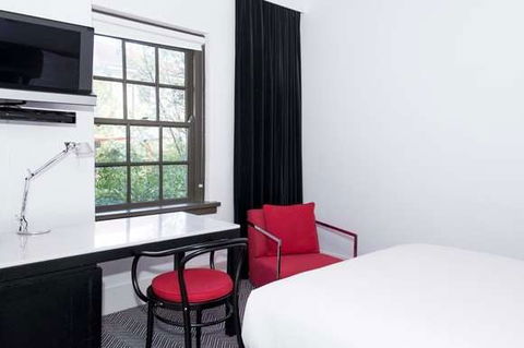Peppers Gallery Hotel, Canberra - Accommodation Broadbeach 3