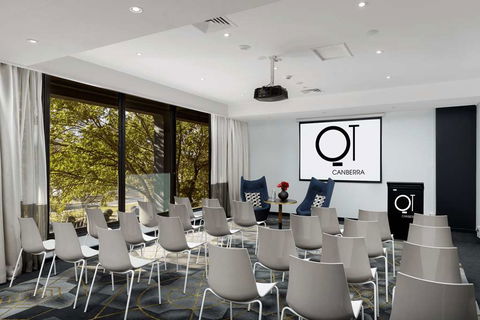 QT Canberra - Accommodation Broadbeach 7