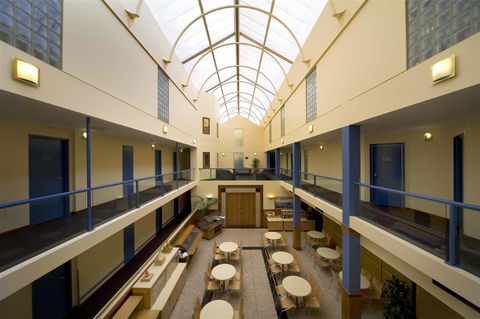 Capital Executive Apt Hotel Canberra - Accommodation Broadbeach 1