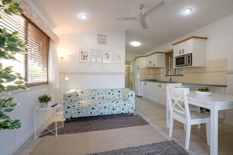 Barney Beach Accommodation Centre - Accommodation Broadbeach 6