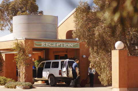 Mud Hut Motel - Accommodation Broadbeach 0