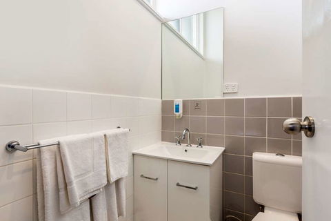 Nightcap at Ashley Hotel - Accommodation Broadbeach 1