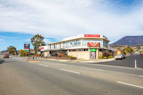 Nightcap at Carlyle Hotel - Accommodation Broadbeach 2