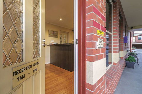 Lake Inn Ballarat - Accommodation Broadbeach 2