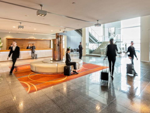 PARKROYAL Melbourne Airport - Accommodation Broadbeach 2