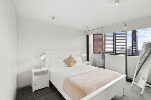 Astra Jasper - Accommodation Broadbeach 8