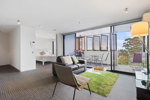 Astra Jasper - Accommodation Broadbeach 10