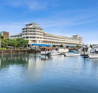 Shangri-La Hotel The Marina - Accommodation Broadbeach