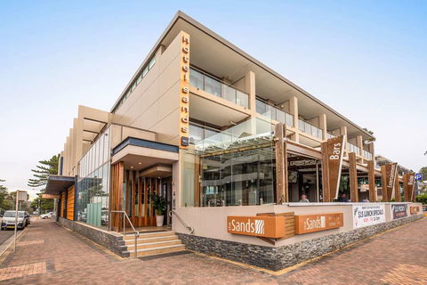 Narrabeen Sands Hotel By Nightcap Plus - Accommodation Broadbeach 1