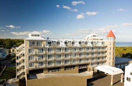 Deep Blue Hotel & Hot Springs - Accommodation Broadbeach 0