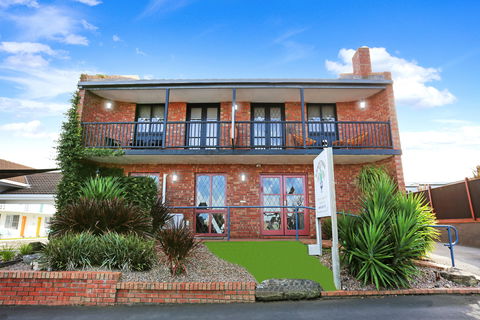 Tudor Motor Inn - Accommodation Broadbeach 0