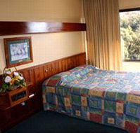 Village Family Motor Inn - Accommodation Broadbeach