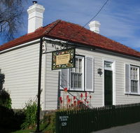 Alice's Cottages - Accommodation Broadbeach