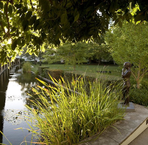 University House - ANU - Accommodation Broadbeach 6