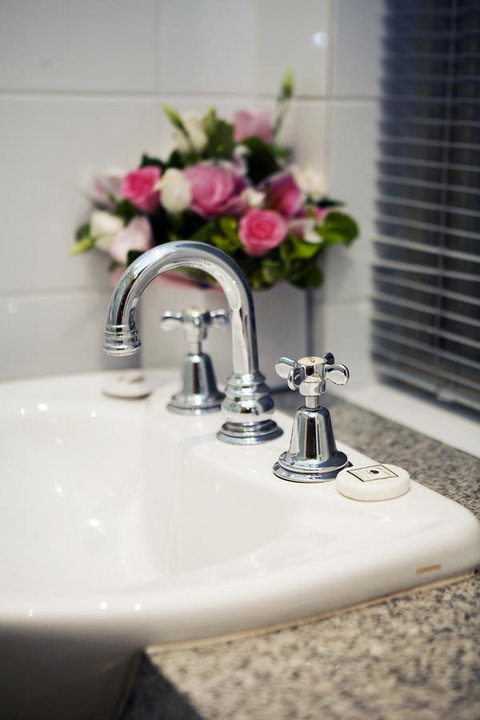 University House - ANU - Accommodation Broadbeach 2