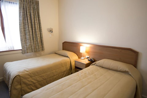 University House - ANU - Accommodation Broadbeach 1