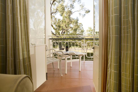 University House - ANU - Accommodation Broadbeach 5