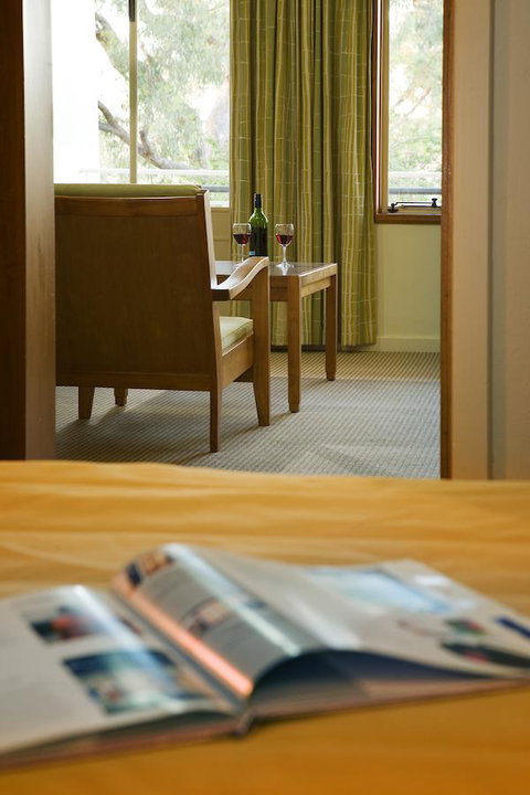 University House - ANU - Accommodation Broadbeach 12