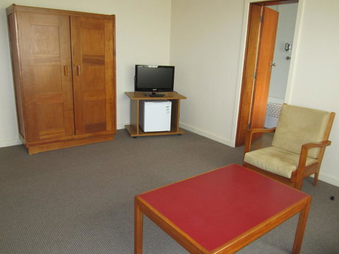University House - ANU - Accommodation Broadbeach 41