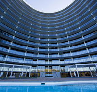 Accommodate Canberra - Manhattan on the Park - Accommodation Broadbeach