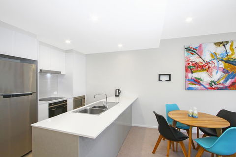 IQ Smart Apartments 704 Braddon ACT - Accommodation Broadbeach 3