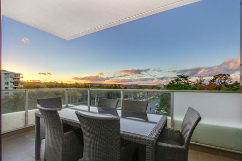 IQ Smart Apartments 704 Braddon ACT - Accommodation Broadbeach 7