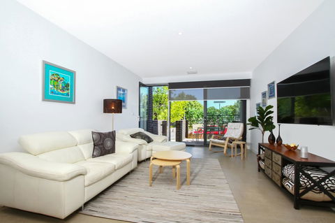 Accommodate Canberra - Parbery - Accommodation Broadbeach 21