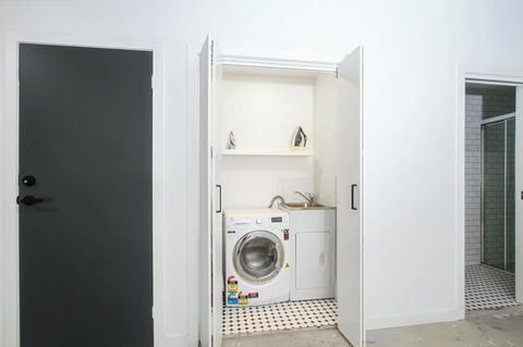 Accommodate Canberra - Parbery - Accommodation Broadbeach 7
