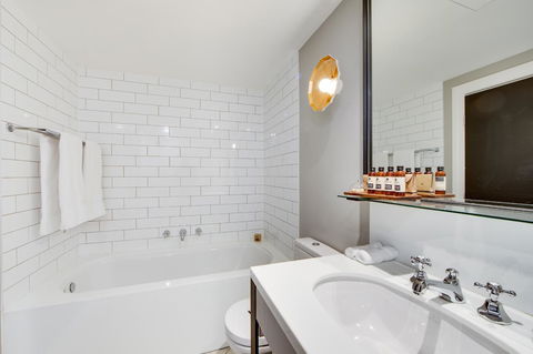Mayfair Hotel - Accommodation Broadbeach 1