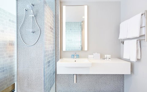 Holiday Inn Express Adelaide City Centre, An IHG Hotel - Accommodation Broadbeach 4