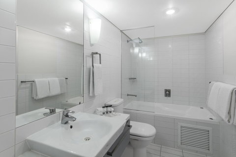 Oaks Adelaide Horizons Suites - Accommodation Broadbeach 4