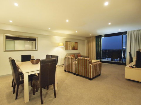 Oaks Adelaide Horizons Suites - Accommodation Broadbeach 12