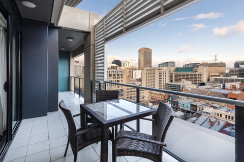 Oaks Adelaide Horizons Suites - Accommodation Broadbeach 2