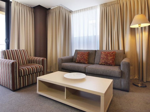Oaks Adelaide Horizons Suites - Accommodation Broadbeach 14