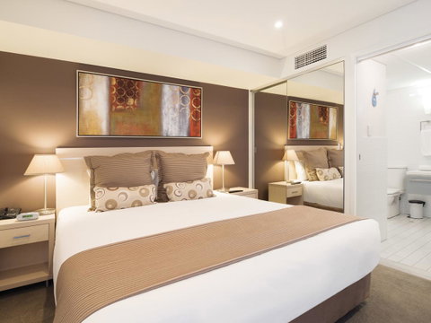 Oaks Adelaide Horizons Suites - Accommodation Broadbeach 8
