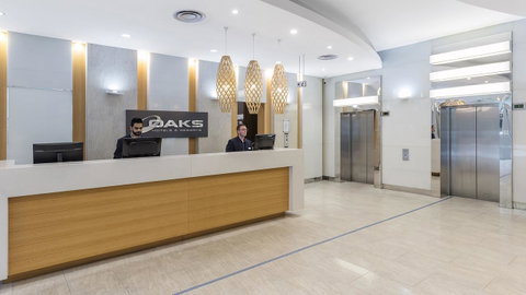 Oaks Adelaide Embassy Suites - Accommodation Broadbeach 4