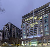 Oaks Embassy - Accommodation Broadbeach
