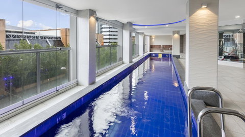 Oaks Adelaide Embassy Suites - Accommodation Broadbeach 1
