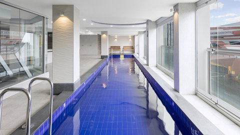 Oaks Adelaide Embassy Suites - Accommodation Broadbeach 8